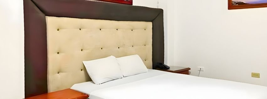 Habitación para pareja con aire acondicionado — hospedaje Lago Agrio Ecuador